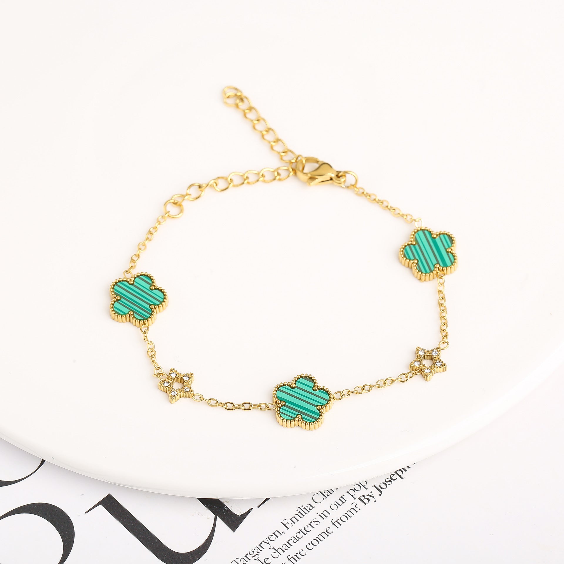 Stainless steel five-leaf flower lady bracelet