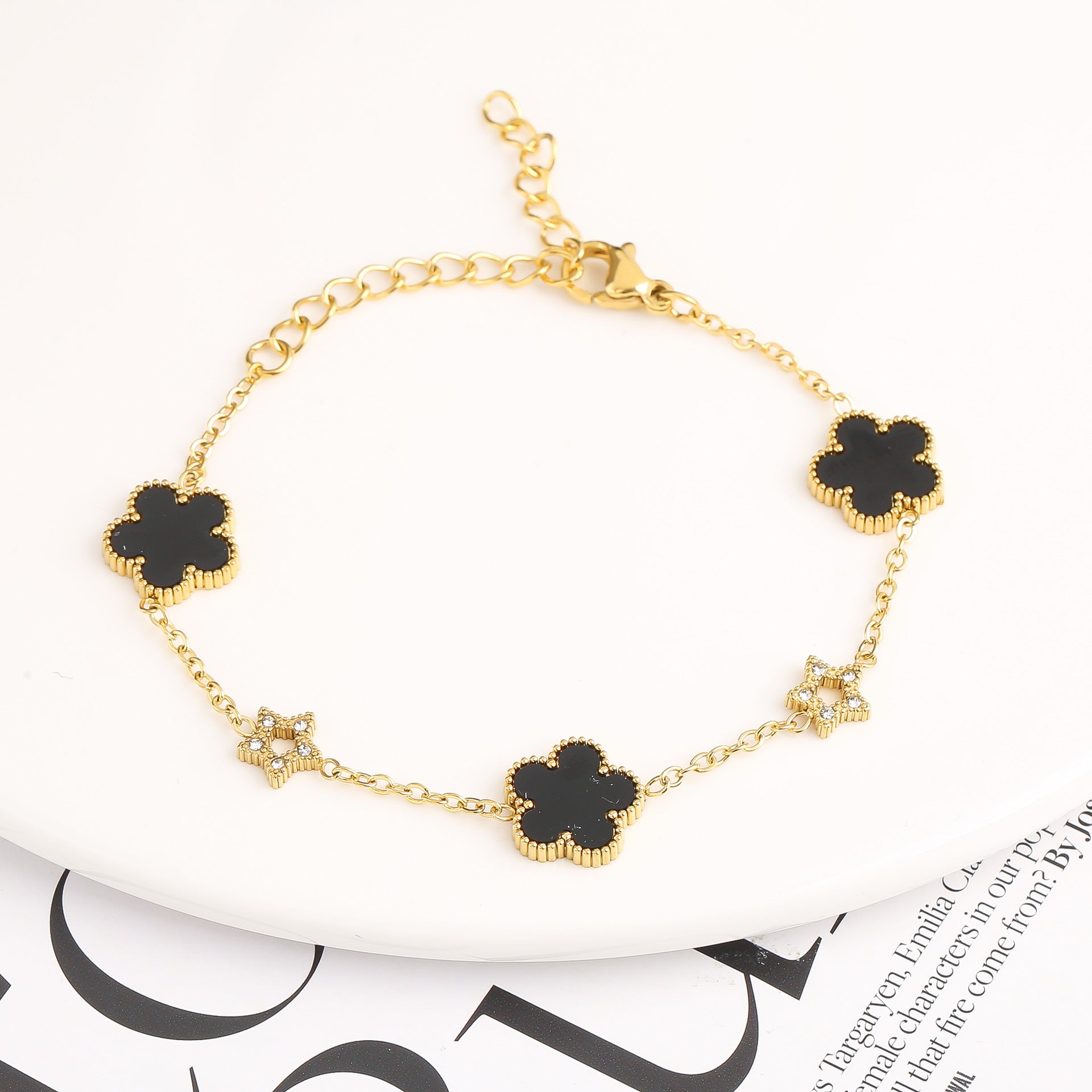 Stainless steel five-leaf flower lady bracelet