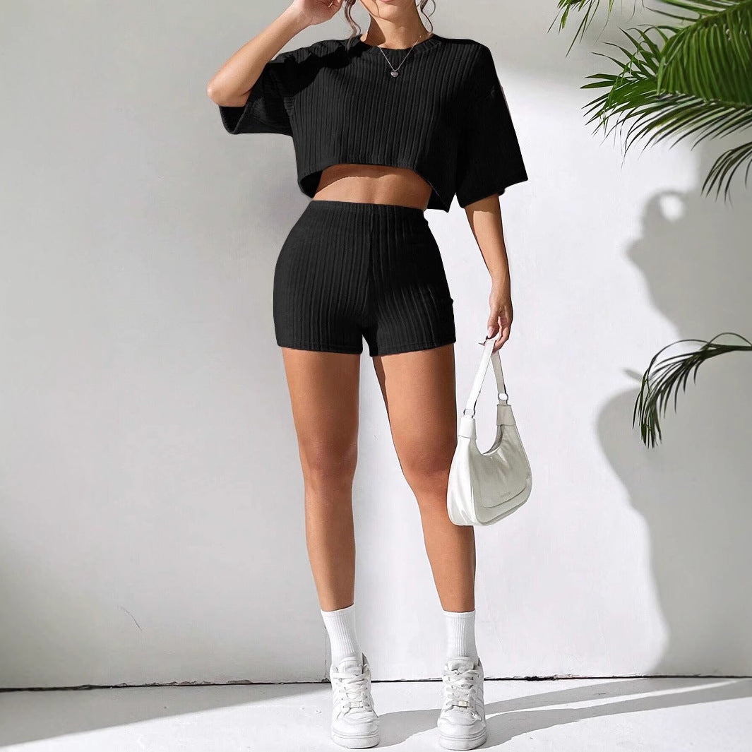 Short round-neck T-shirts for women