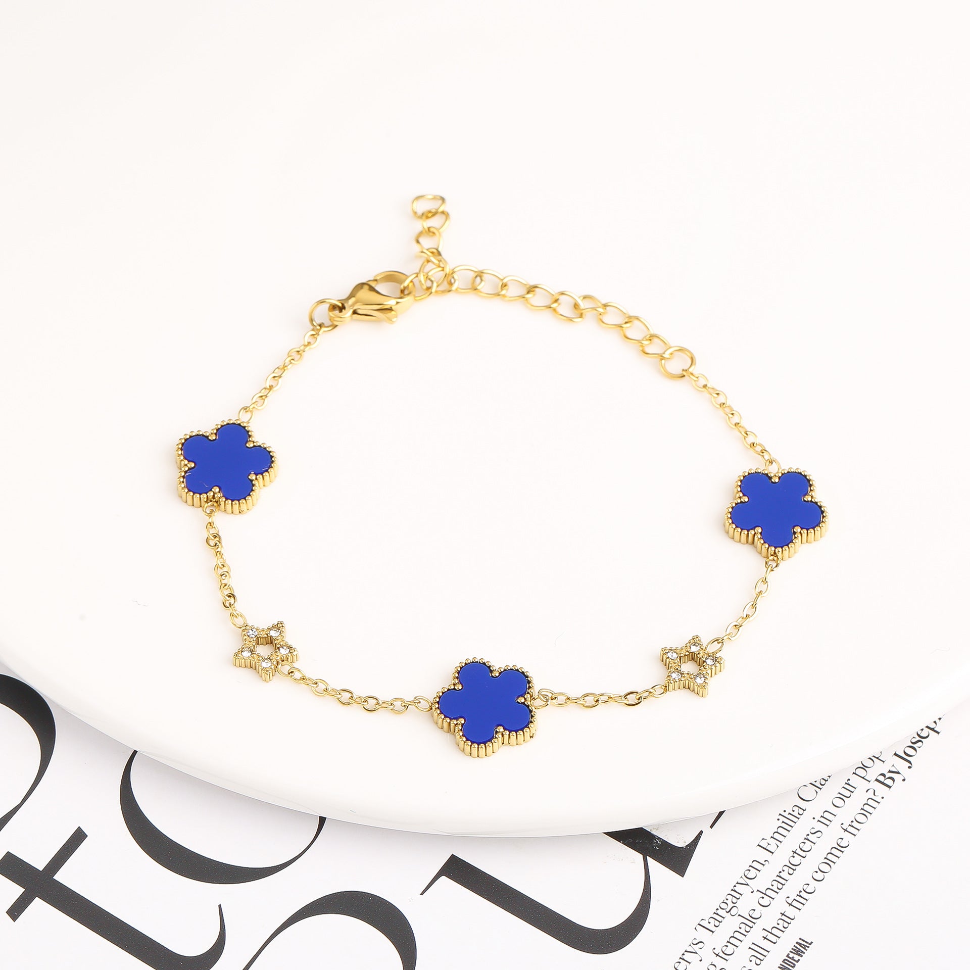 Stainless steel five-leaf flower lady bracelet