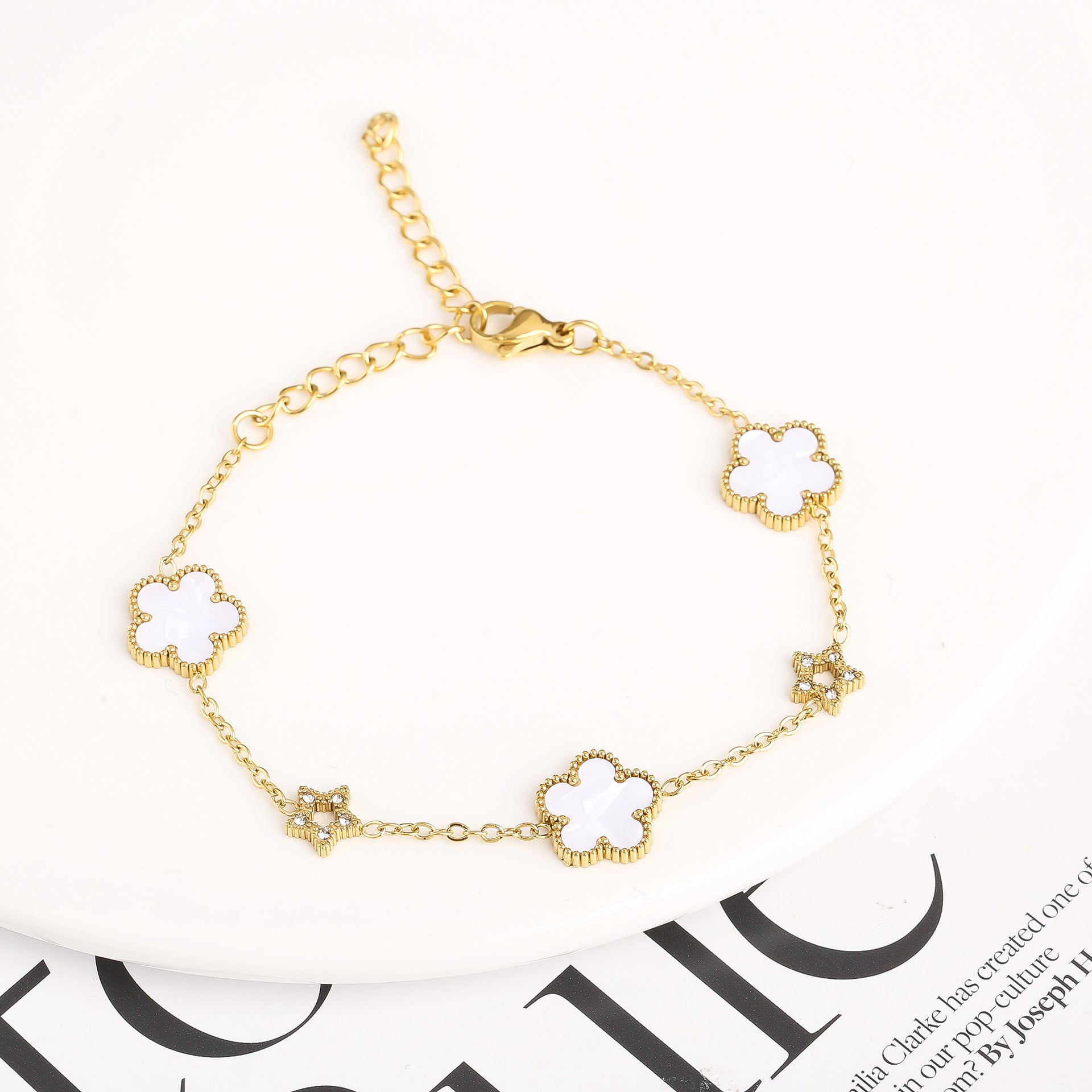 Stainless steel five-leaf flower lady bracelet